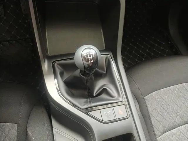 Roewe i5 — Фото автомобиля 13