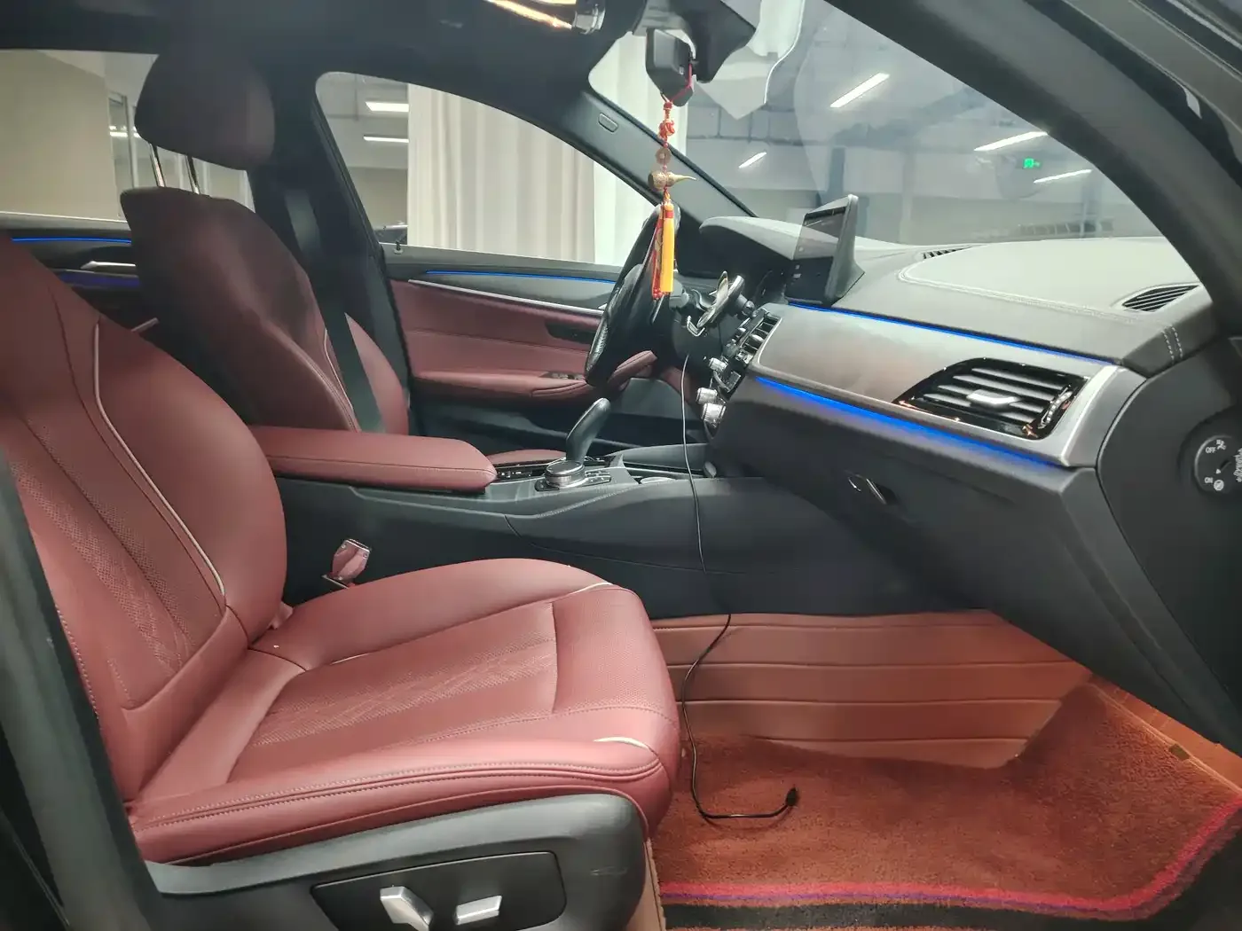 BMW BMW 5 Series 2023 530Li Leading M Sport Package — Фото автомобиля 9