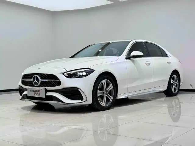 Фотография автомобиля — Mercedes-Benz C-Class