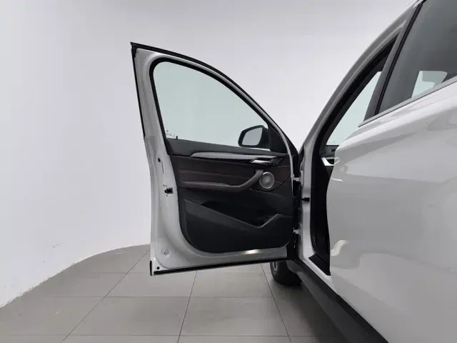 BMW X1 — Фото автомобиля 8