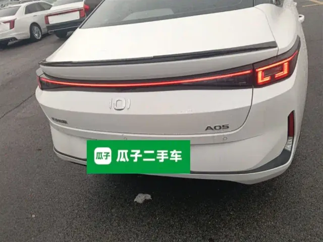 Changan Qiyuan A05 — Фото автомобиля 5