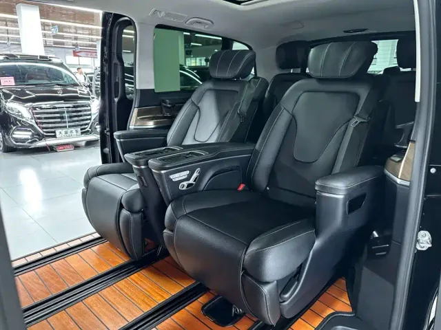 Mercedes-Benz V-Class — Фото автомобиля 12