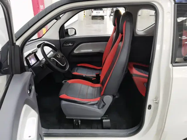 Wuling Hongguang Mini EV — Фото автомобиля 10