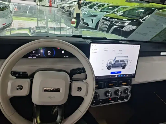 iCAR V23 — Фото автомобиля 9