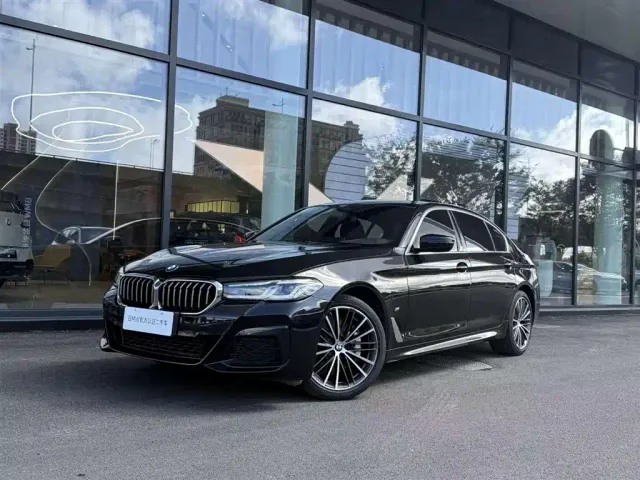 Фотография автомобиля — BMW 5 Series