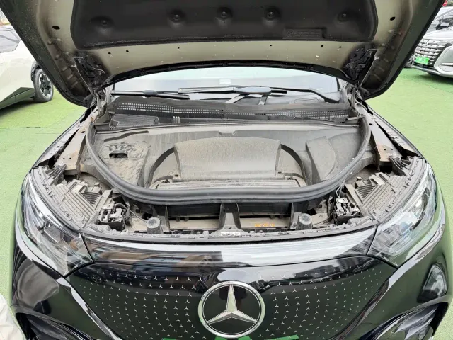 Mercedes-Benz EQE SUV — Фото автомобиля 18