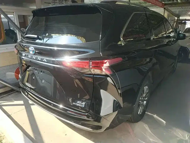 Toyota Toyota Sienna 2021 2.5L Hybrid Luxury Edition — Фото автомобиля 6