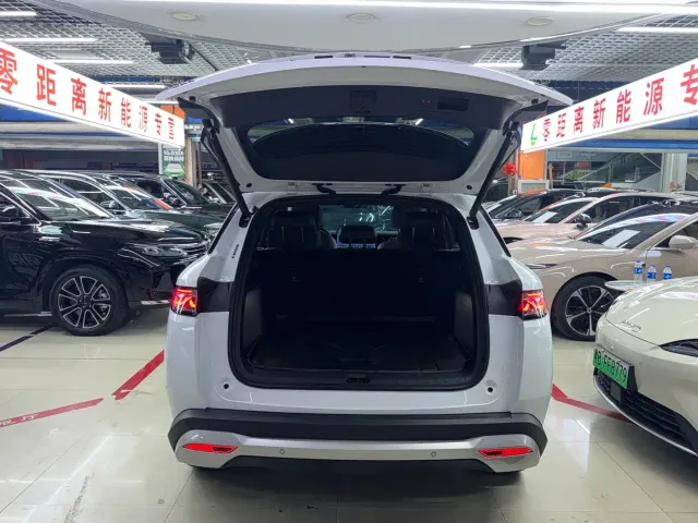 BYD Song L DM-i — Фото автомобиля 15