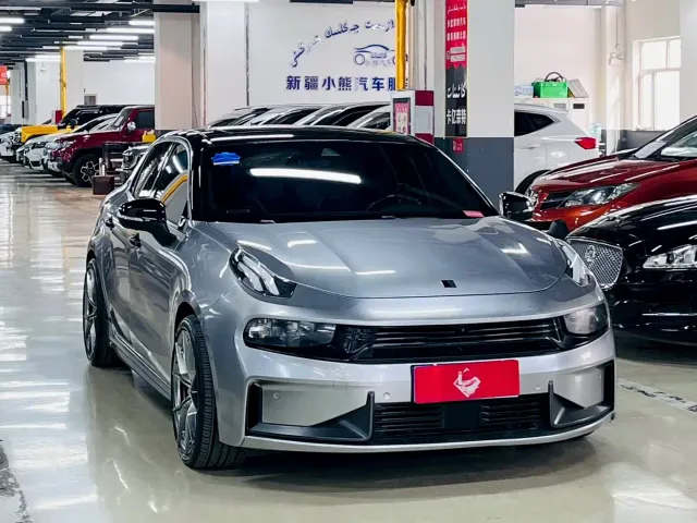 Lynk & Co 03 — Фото автомобиля 3