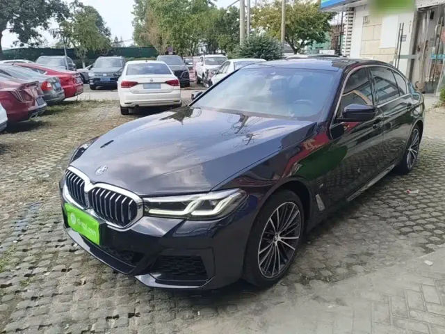 Фотография автомобиля — BMW 5 Series