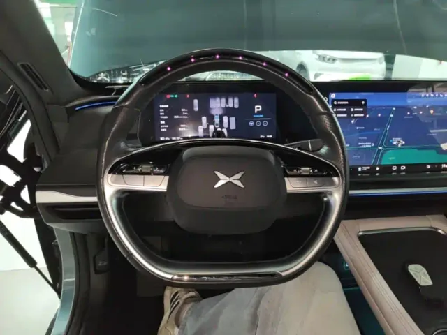 Xpeng P7 — Фото автомобиля 10