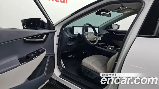 Kia EV6 — Фото автомобиля 10