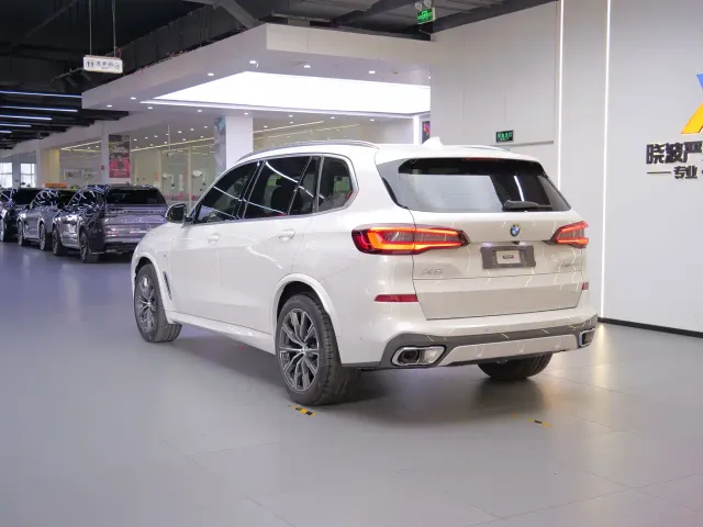 BMW X5 — Фото автомобиля 5