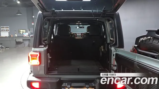 Jeep Wrangler Wrangler (JL) 2.0 Rubicon 4 двери Earl Clear Coat — Фото автомобиля 20
