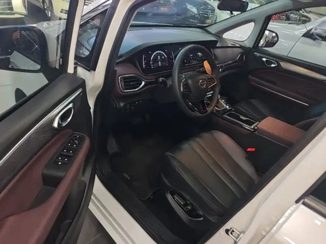 GAC Trumpchi M6 — Фото автомобиля 15