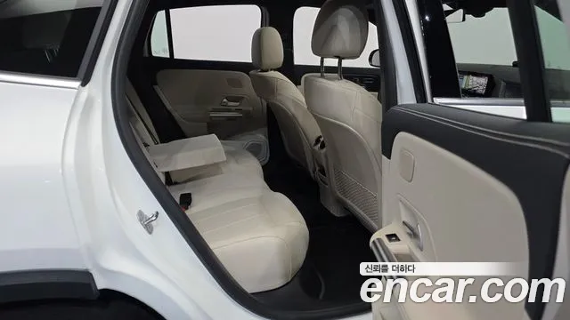 Mercedes-Benz EQA — Фото автомобиля 4