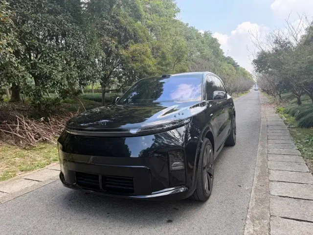 Фотография автомобиля — Li Auto L8