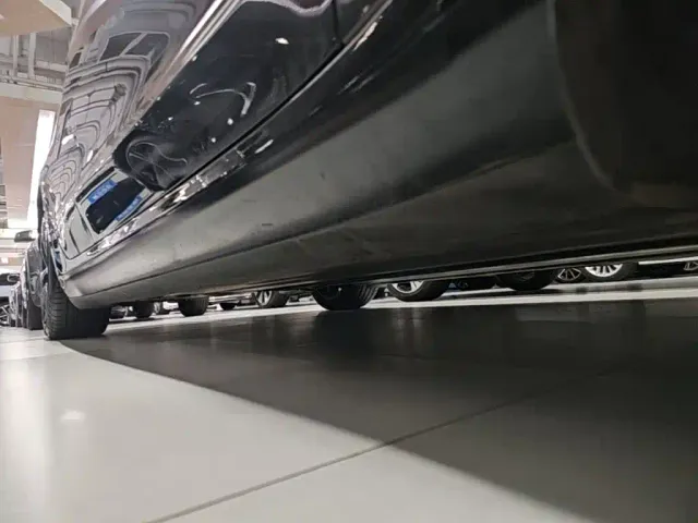 Tesla Model 3 — Фото автомобиля 20