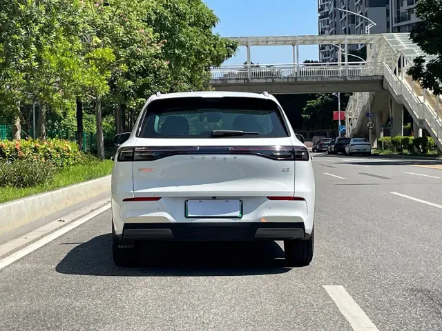 Geely Galaxy E5 — Фото автомобиля 20