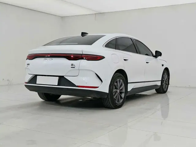 BYD Qin L — Фото автомобиля 6