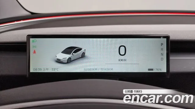 Tesla Model 3 — Фото автомобиля 30