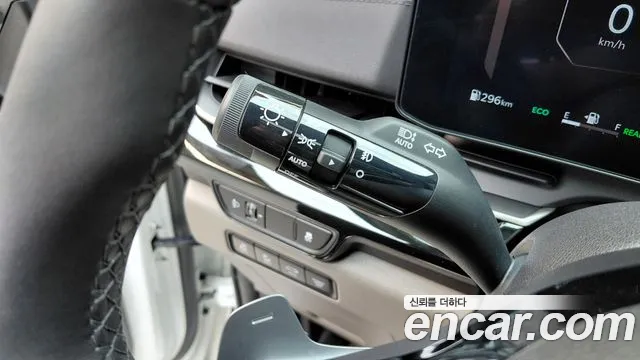 Kia Carnival Generation 4 — Фото автомобиля 30
