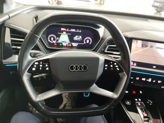 Audi Q4 e-tron — Фото автомобиля 6