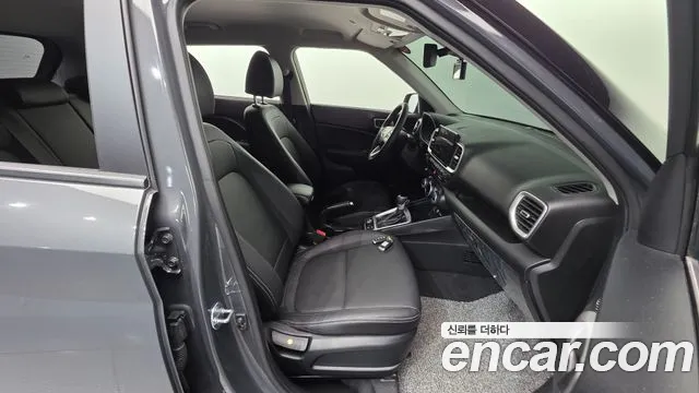 Hyundai Venue — Фото автомобиля 16
