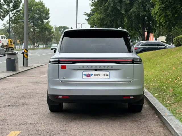 Leapmotor C16 — Фото автомобиля 5