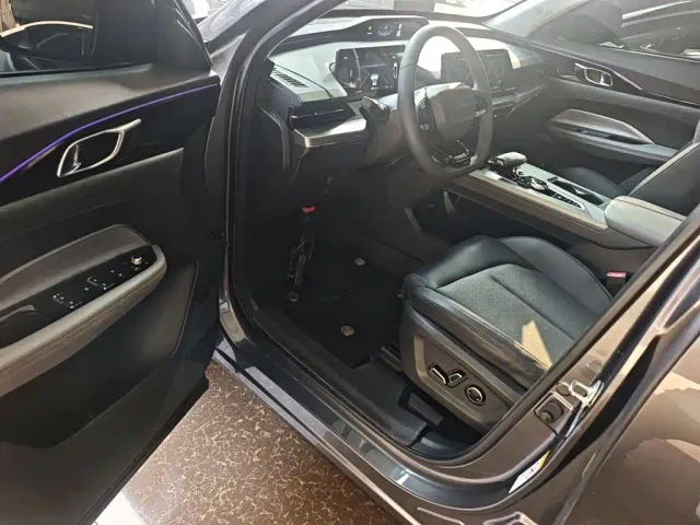 Changan Z6 — Фото автомобиля 11