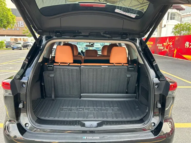 Toyota Highlander — Фото автомобиля 24