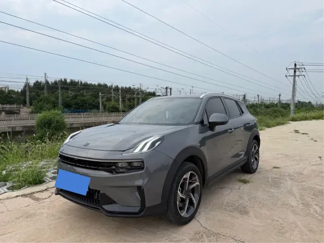 Фотография автомобиля — Lynk & Co 06