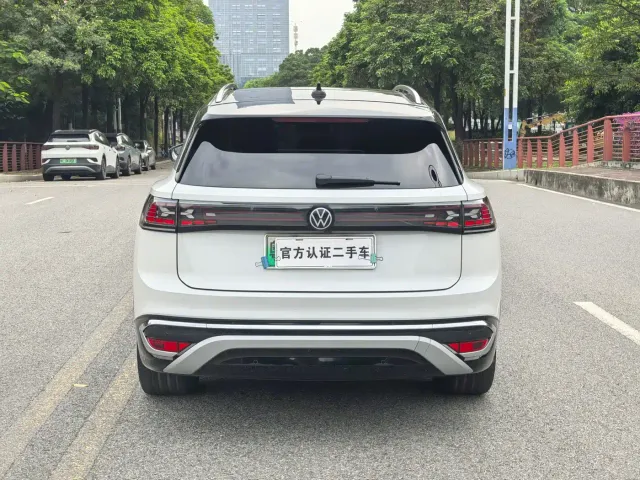 Volkswagen ID.6 CROZZ 2021 Long Range PRO Version — Фото автомобиля 17