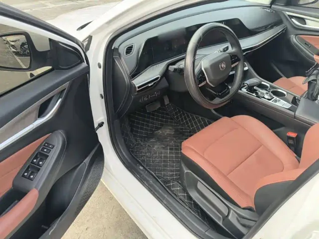 Changan Eado — Фото автомобиля 15