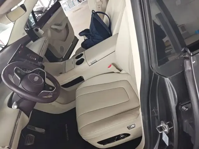 Zhijie Luxeed R7 2026 Range Extender Max+ — Фото автомобиля 14