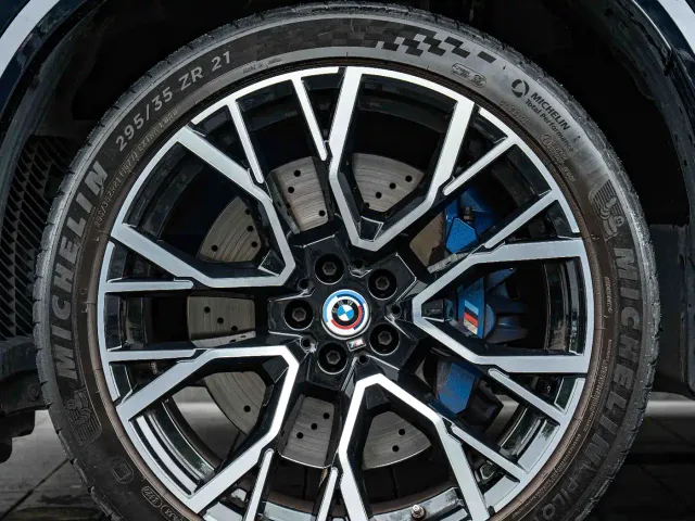BMW X5 M — Фото автомобиля 7
