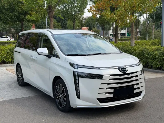 GAC Trumpchi E8 — Фото автомобиля 3
