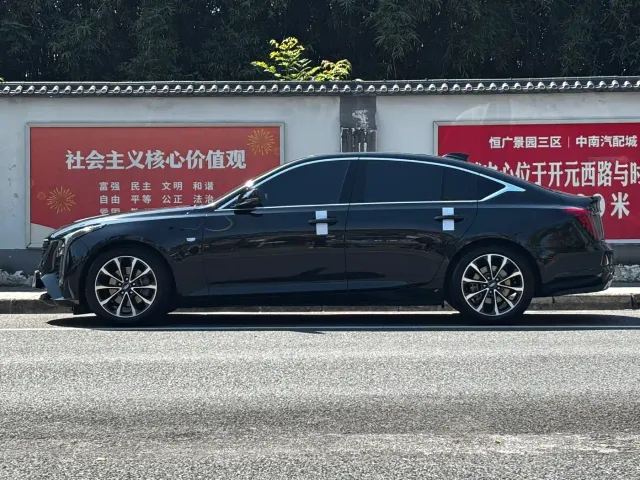 Cadillac CT5 — Фото автомобиля 3