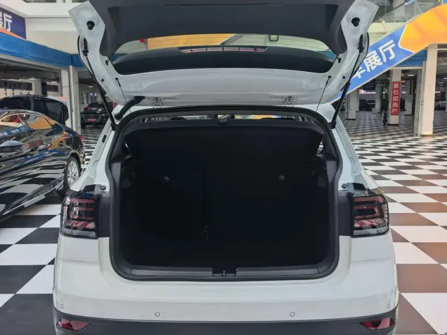 Volkswagen T-Cross — Фото автомобиля 14