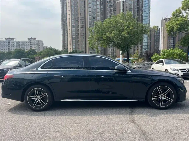 Mercedes-Benz E-Class — Фото автомобиля 7