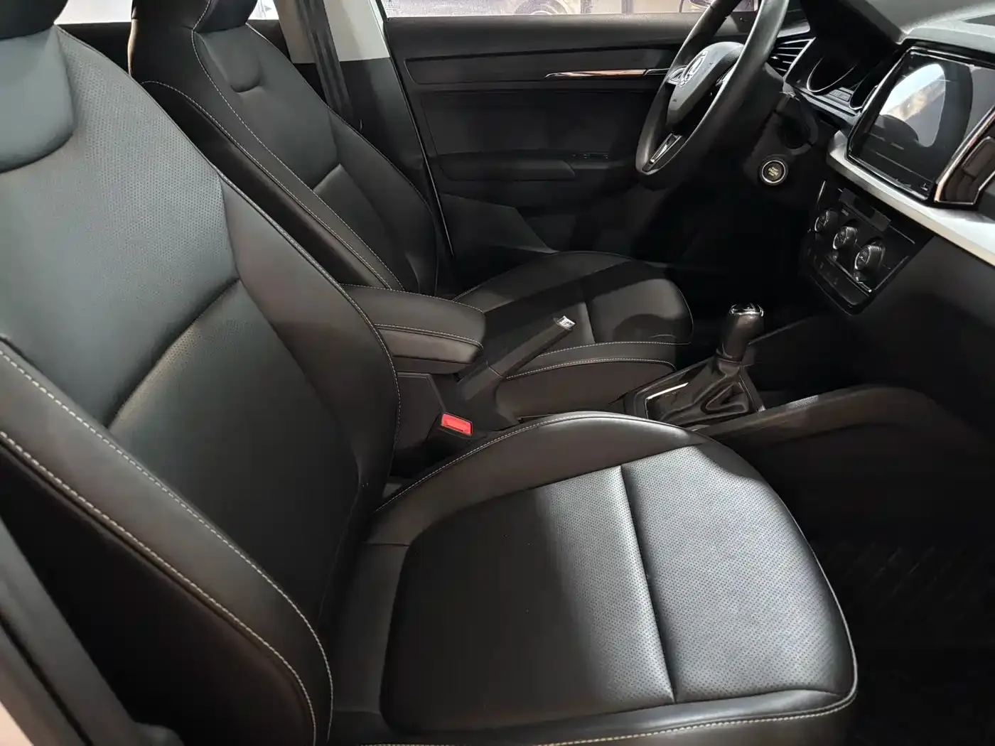 Škoda Kamiq 2022 1.5L Automatic Comfort Edition — Фото автомобиля 10
