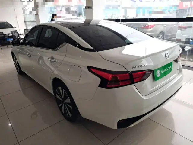 Nissan Teana — Фото автомобиля 4
