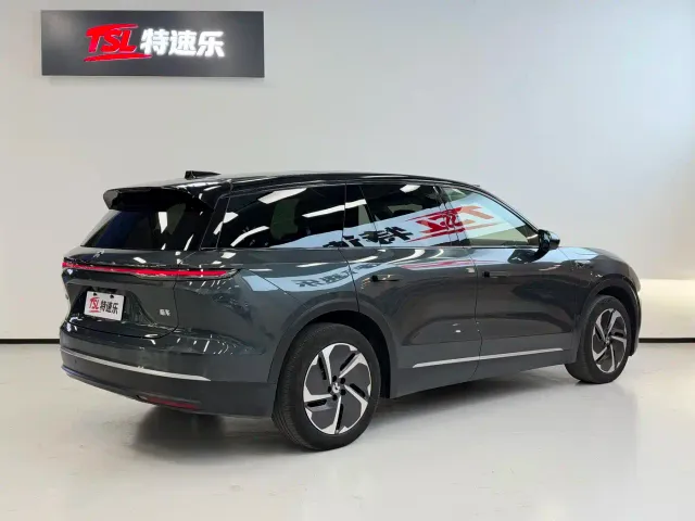 Nio ES8 — Фото автомобиля 18