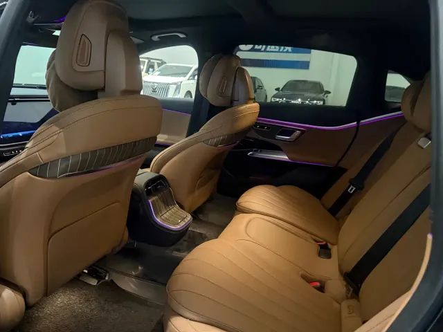 Mercedes-Benz E-Class — Фото автомобиля 7