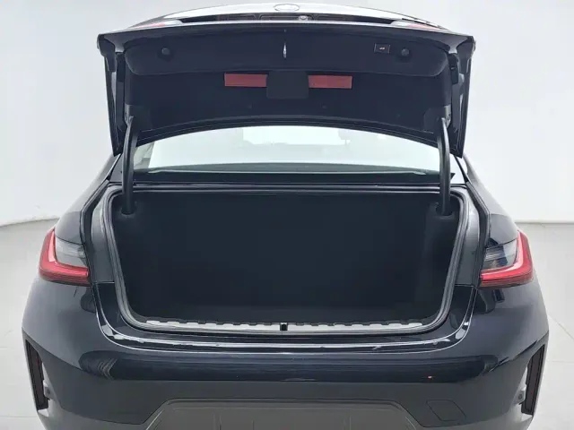 BMW 3 Series — Фото автомобиля 16