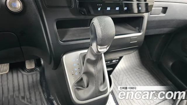 Hyundai Staria Staria Tourer 11 мест — Фото автомобиля 9