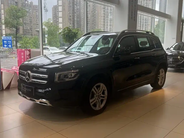Фотография автомобиля — Mercedes-Benz GLB-Class