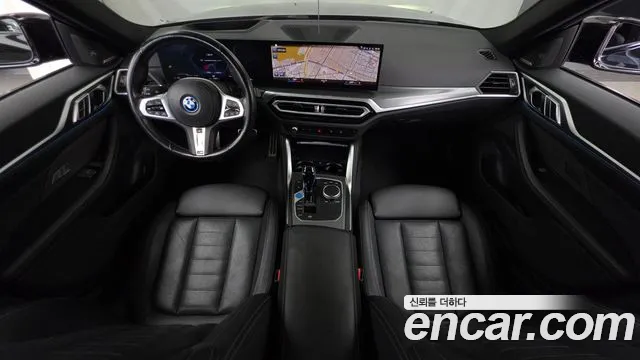 BMW i4 — Фото автомобиля 10