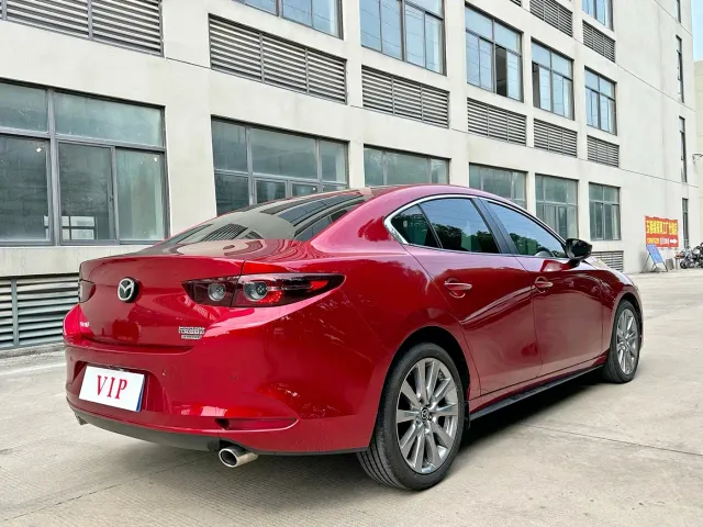 Mazda Axela — Фото автомобиля 15