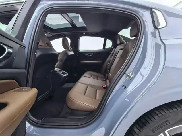 Volvo S60 — Фото автомобиля 13